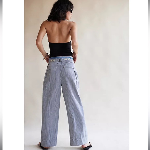 Buckle Back
Stripe Trousers
NWOT
FP
Colour: Ivory Combo - Picture 6 of 11